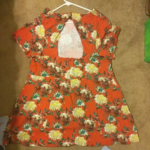 Dress - Picture 3 of 3